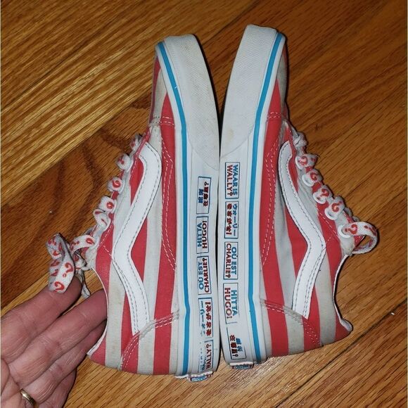 Vans where's Waldo Sneakers - Picture 7 of 9